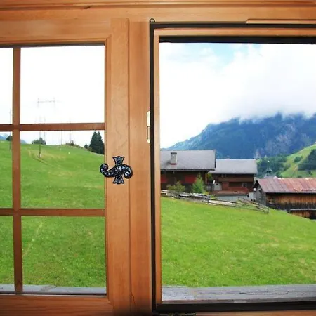 Sleeps 7 Wifi شقة