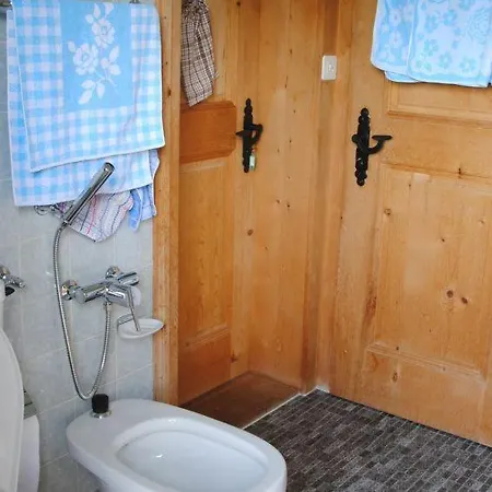 Sleeps 7 Wifi شقة